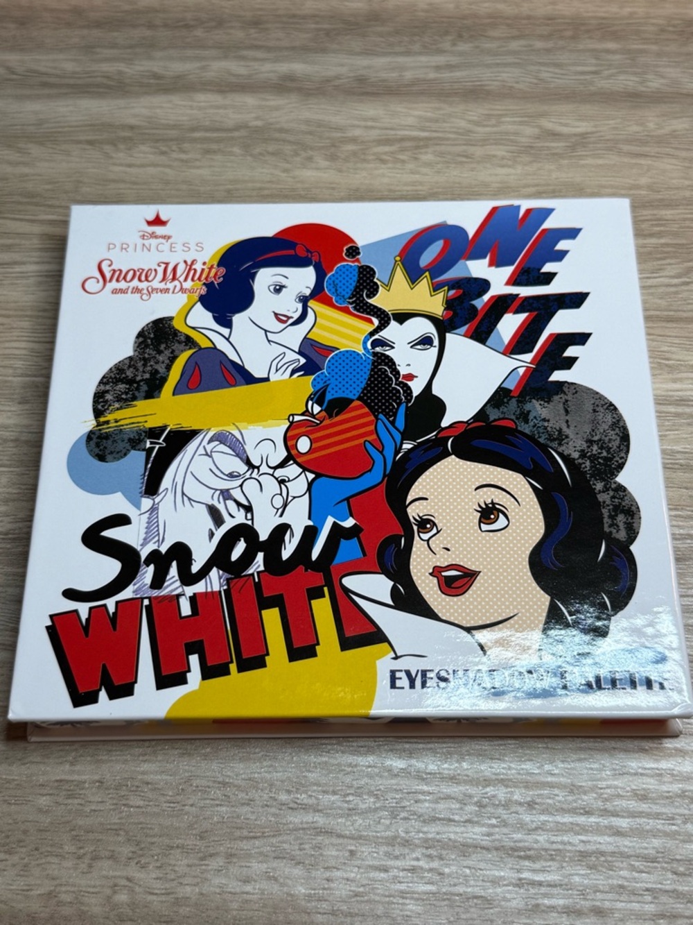 Disney Princess Snow White 12-Color Eyeshadow Palette